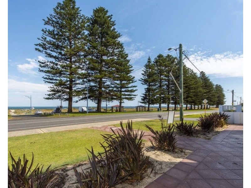 2/216 Arcadia Dr, Shoalwater WA 6169