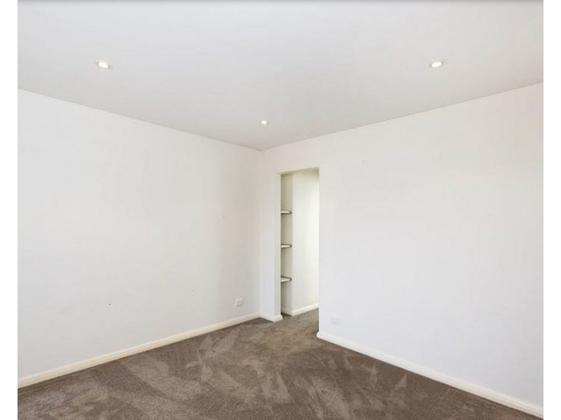 2/216 Arcadia Dr, Shoalwater WA 6169