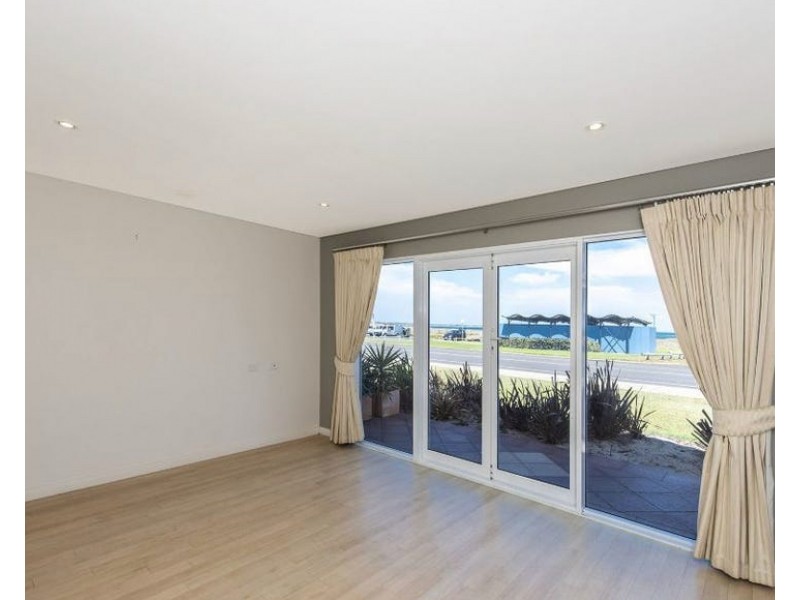 2/216 Arcadia Dr, Shoalwater WA 6169