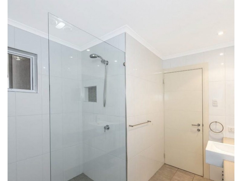 2/216 Arcadia Dr, Shoalwater WA 6169