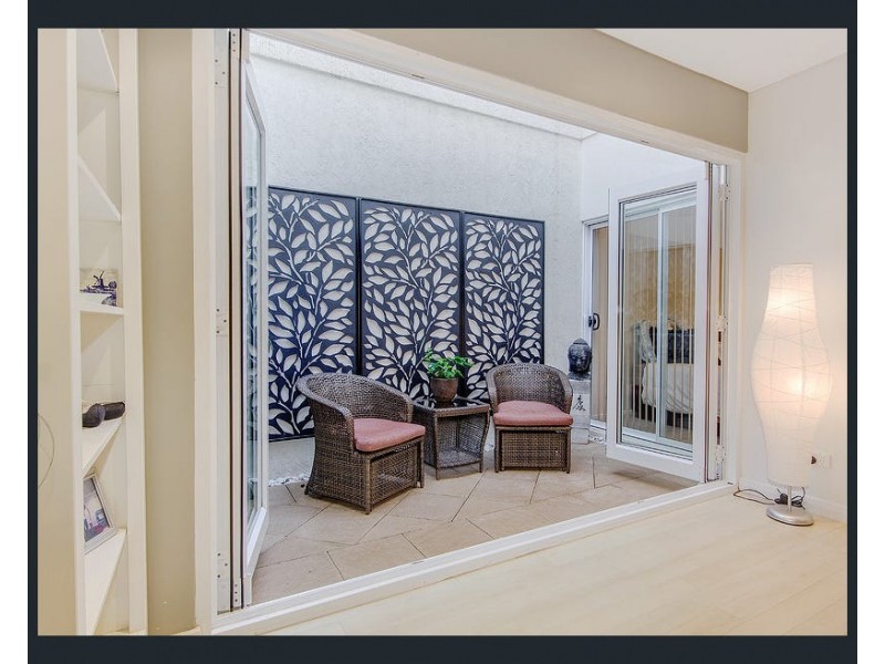 2/216 Arcadia Dr, Shoalwater WA 6169