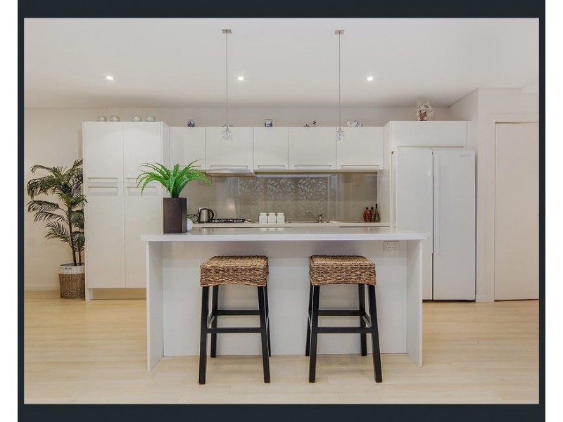 2/216 Arcadia Dr, Shoalwater WA 6169