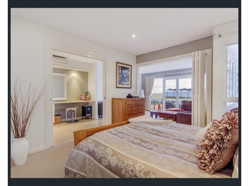 2/216 Arcadia Dr, Shoalwater WA 6169