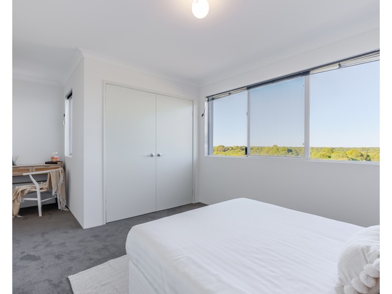 14 Shore Lane, Port Kennedy WA 6172