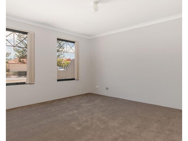 19 Noosa Drive, Secret Harbour WA 6173