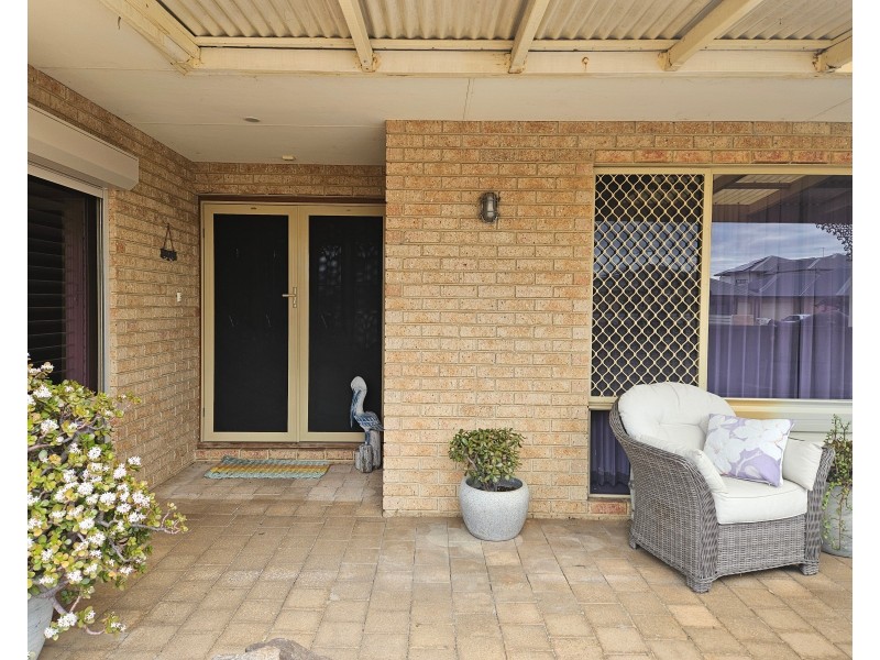 35 Parkin St, Rockingham WA 6168