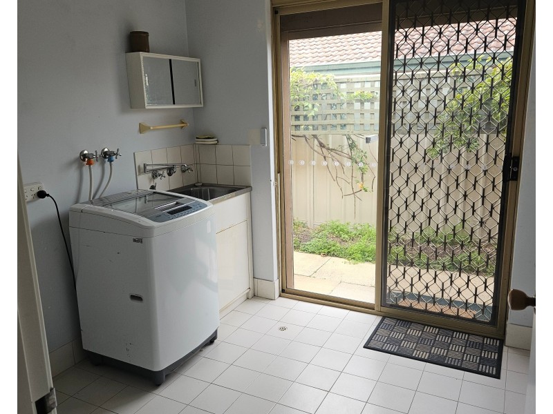 35 Parkin St, Rockingham WA 6168