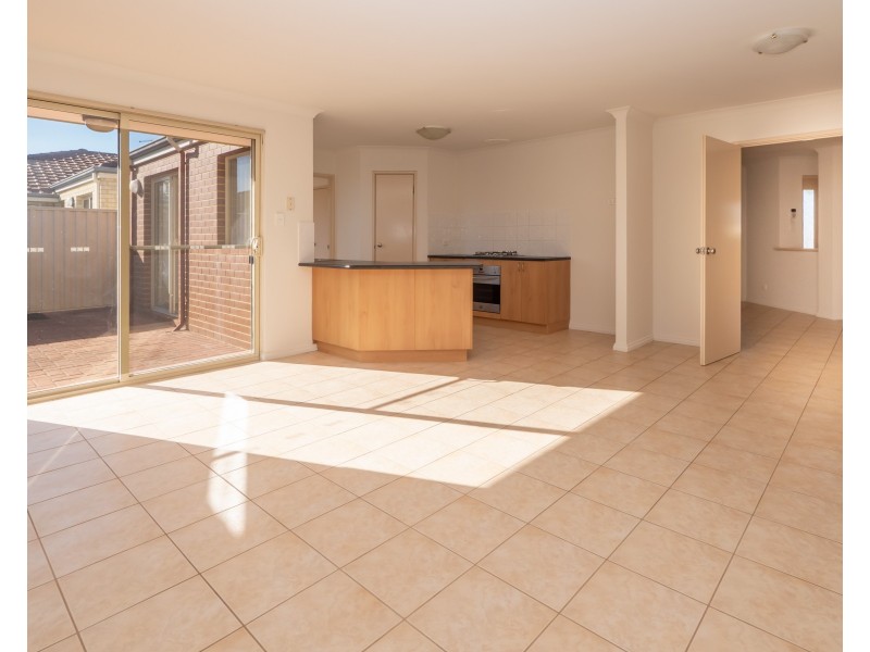 73 MONTORO DRIVE, Port Kennedy WA 6172