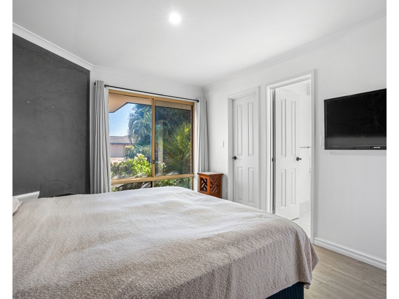 24 MANLY CRESCENT, Warnbro WA 6169