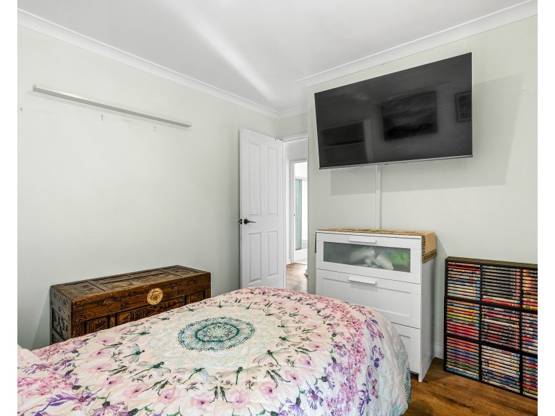 24 MANLY CRESCENT, Warnbro WA 6169