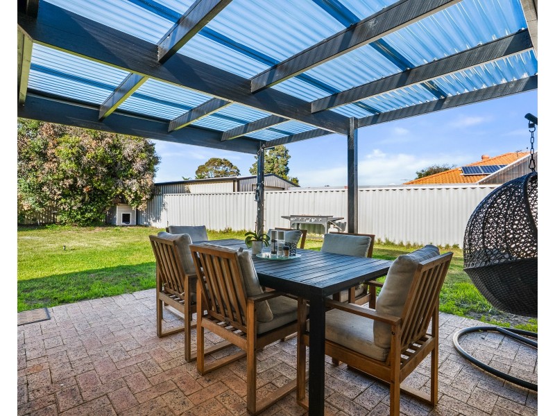 24 MANLY CRESCENT, Warnbro WA 6169