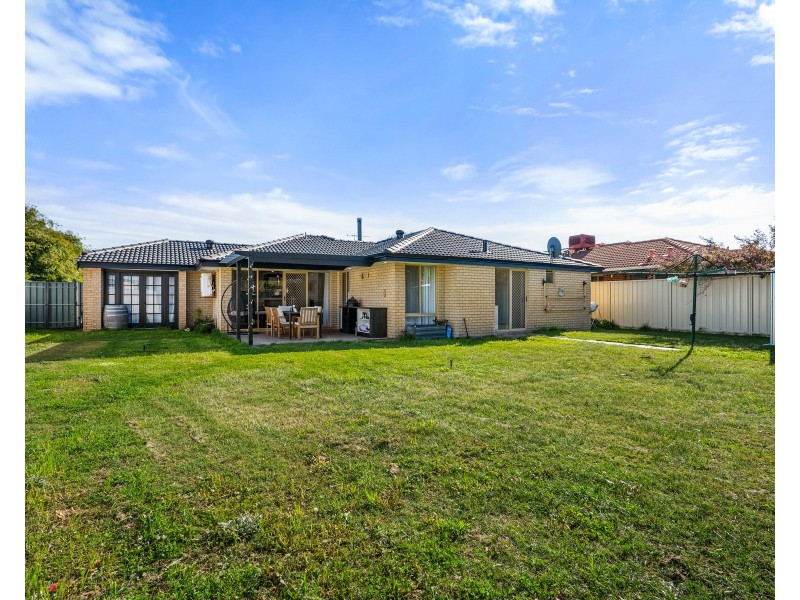 24 MANLY CRESCENT, Warnbro WA 6169