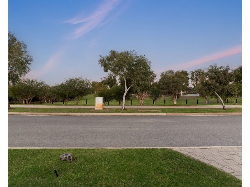 11 AUBURN WAY, Baldivis WA 6171