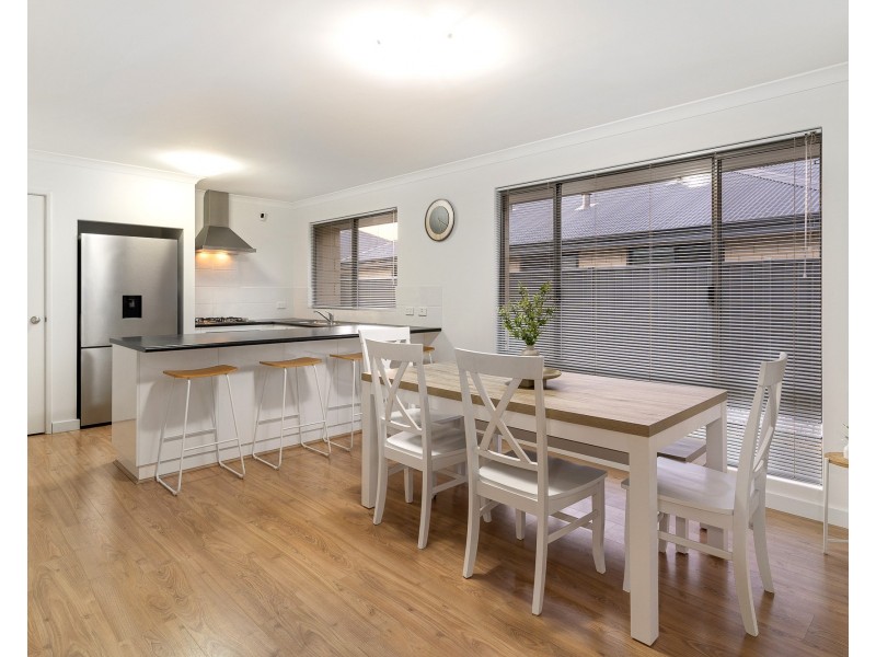 11 AUBURN WAY, Baldivis WA 6171