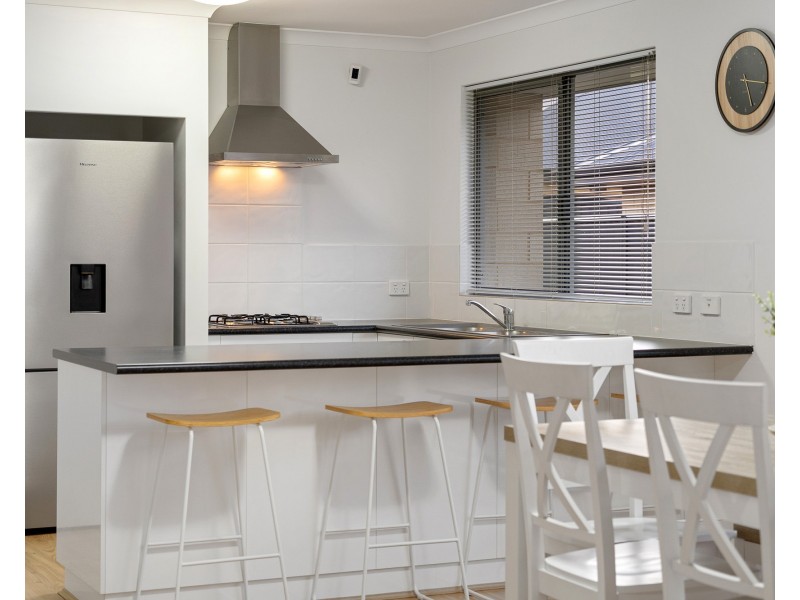 11 AUBURN WAY, Baldivis WA 6171