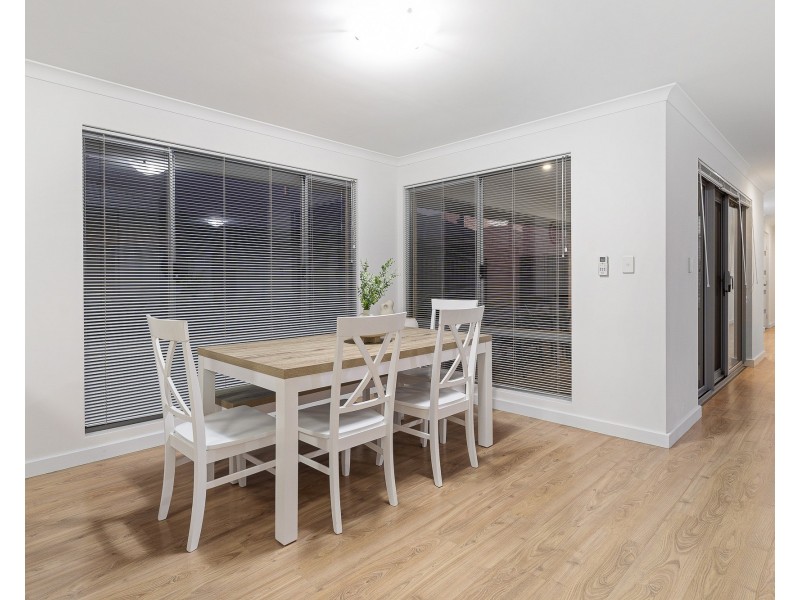 11 AUBURN WAY, Baldivis WA 6171