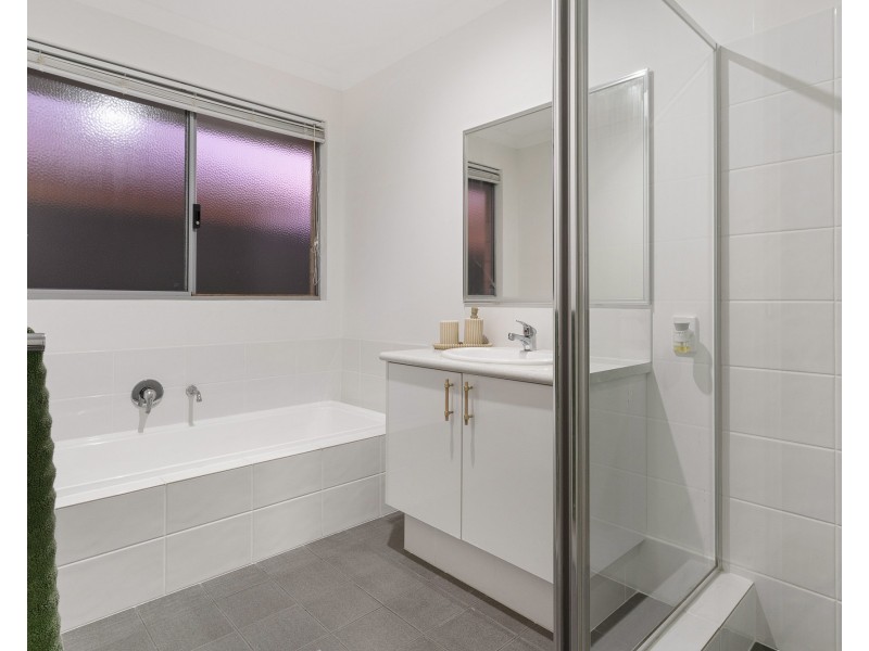 11 AUBURN WAY, Baldivis WA 6171