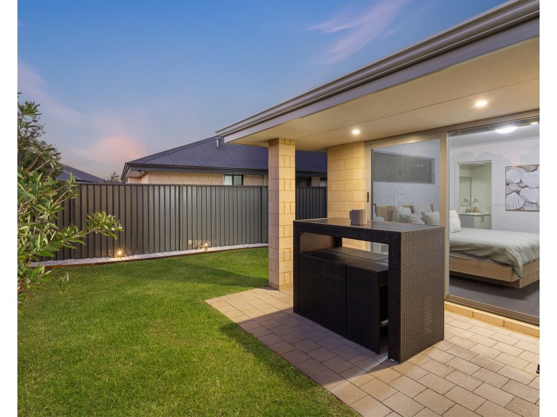 11 AUBURN WAY, Baldivis WA 6171