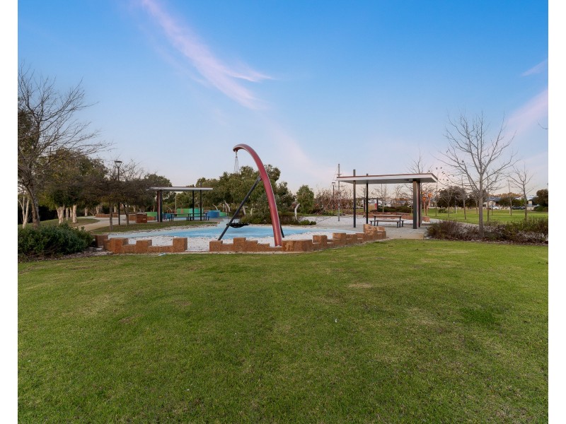 11 AUBURN WAY, Baldivis WA 6171