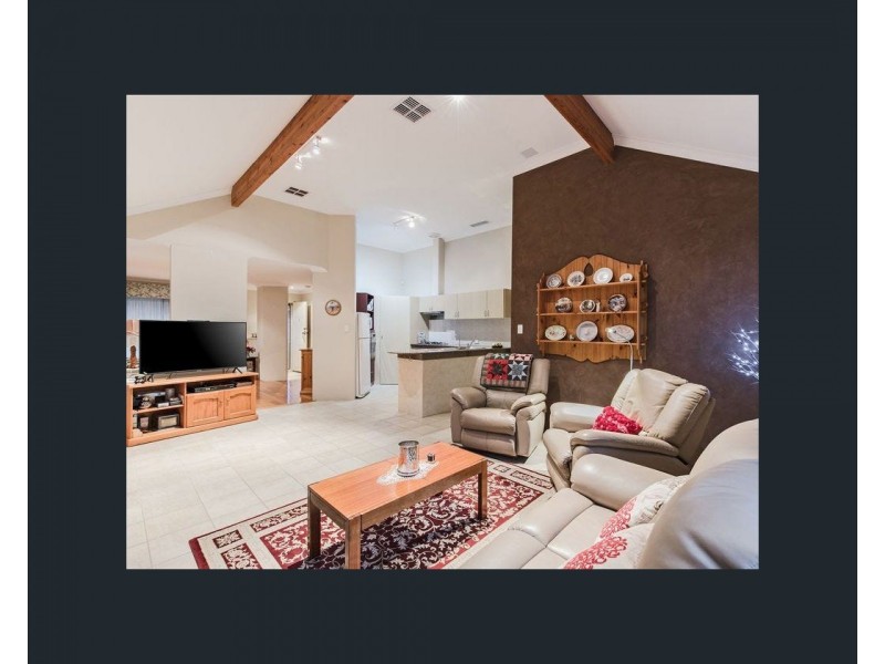 1/18 Harrison St, Rockingham WA 6168
