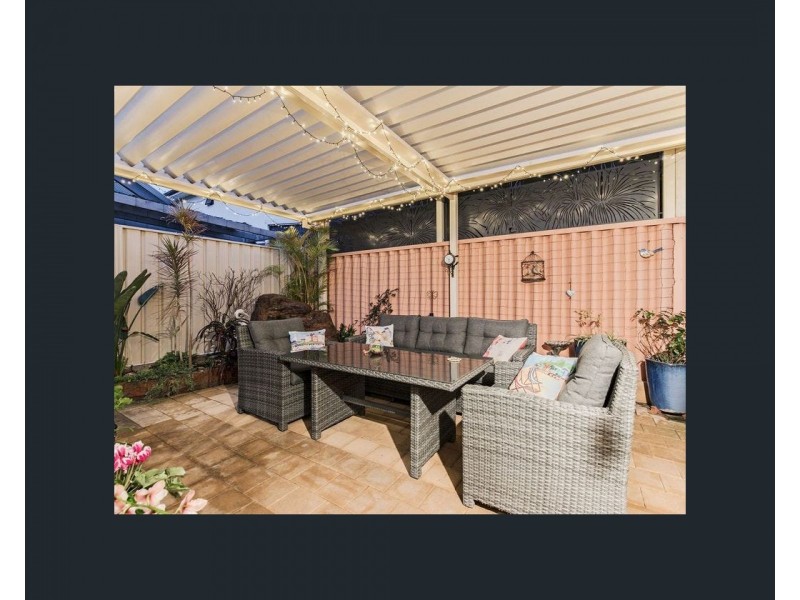 1/18 Harrison St, Rockingham WA 6168