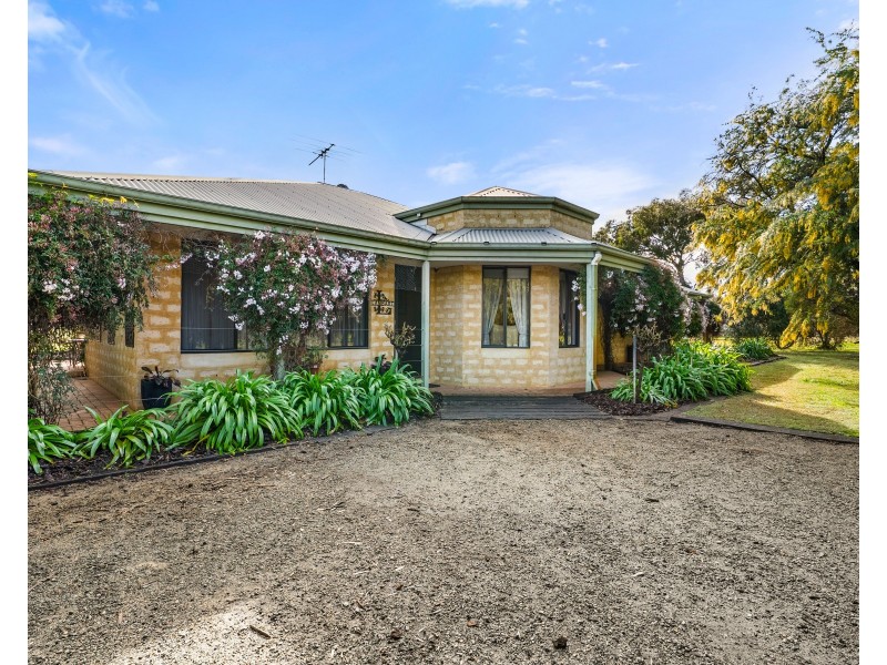 36 Beacham Road, Serpentine WA 6125