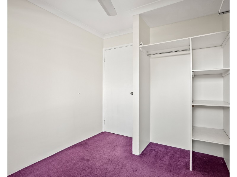 18 HAZLETT PLACE, Waikiki WA 6169