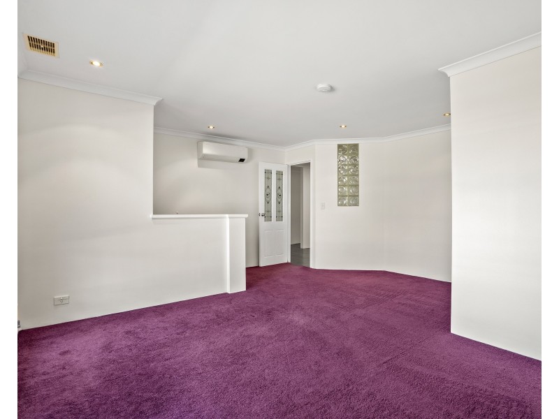 18 HAZLETT PLACE, Waikiki WA 6169