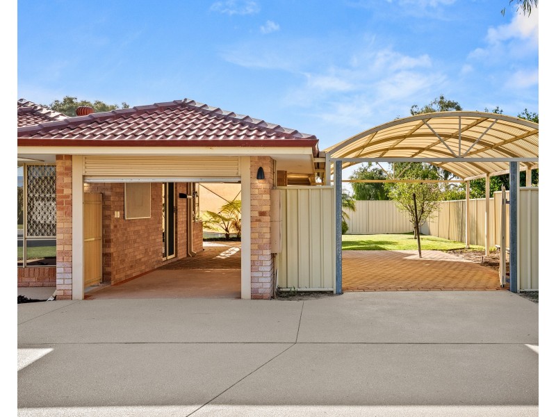 18 HAZLETT PLACE, Waikiki WA 6169