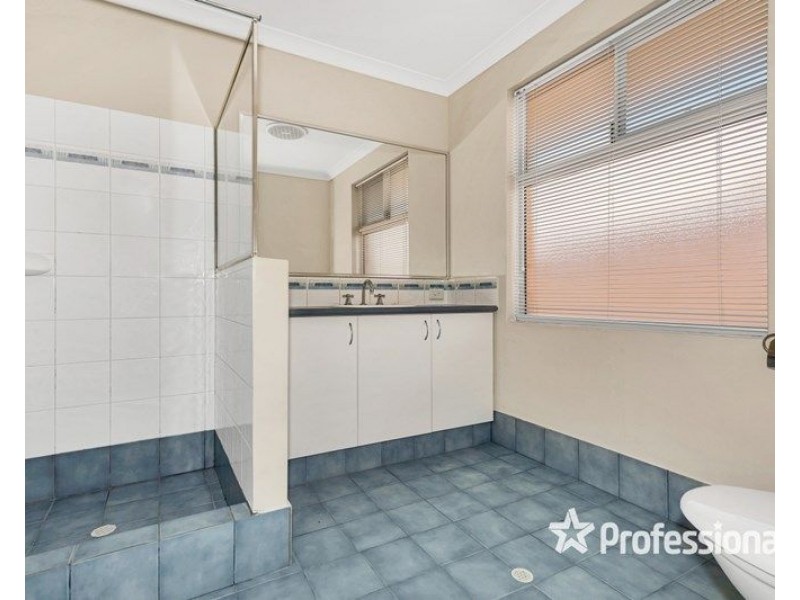 19 Valheru Avenue, Rockingham WA 6168
