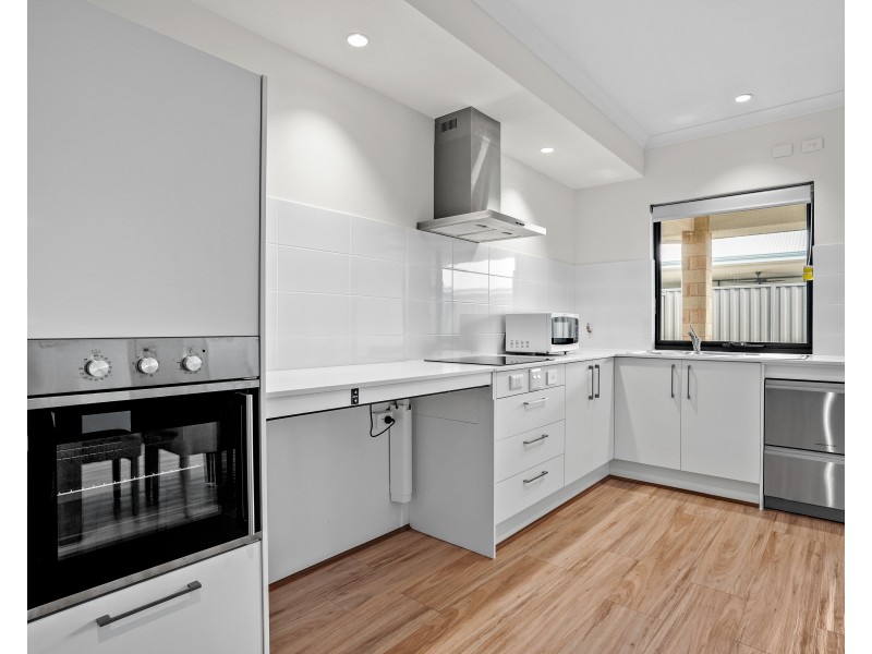 10 Gunwale Avenue, Port Kennedy WA 6172