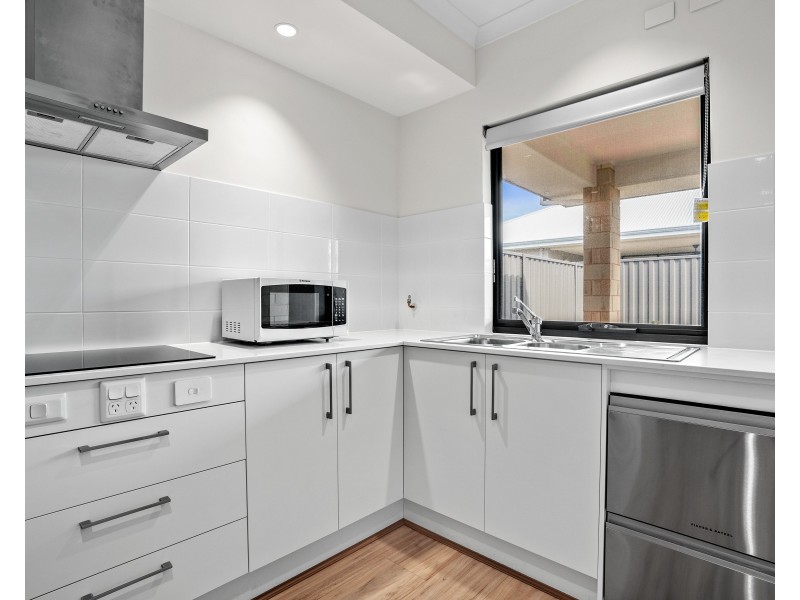 10 Gunwale Avenue, Port Kennedy WA 6172