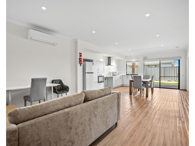 10 Gunwale Avenue, Port Kennedy WA 6172