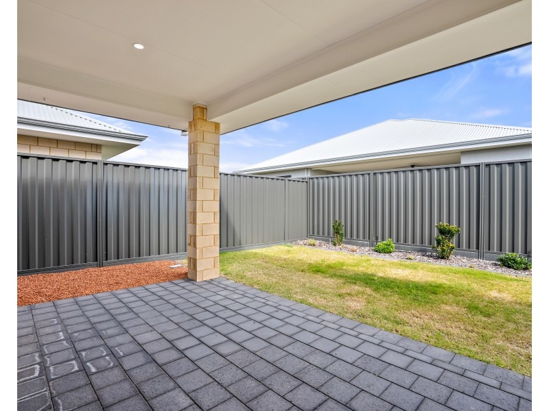 10 Gunwale Avenue, Port Kennedy WA 6172