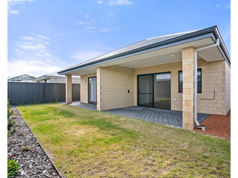 10 Gunwale Avenue, Port Kennedy WA 6172