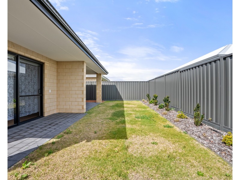 10 Gunwale Avenue, Port Kennedy WA 6172