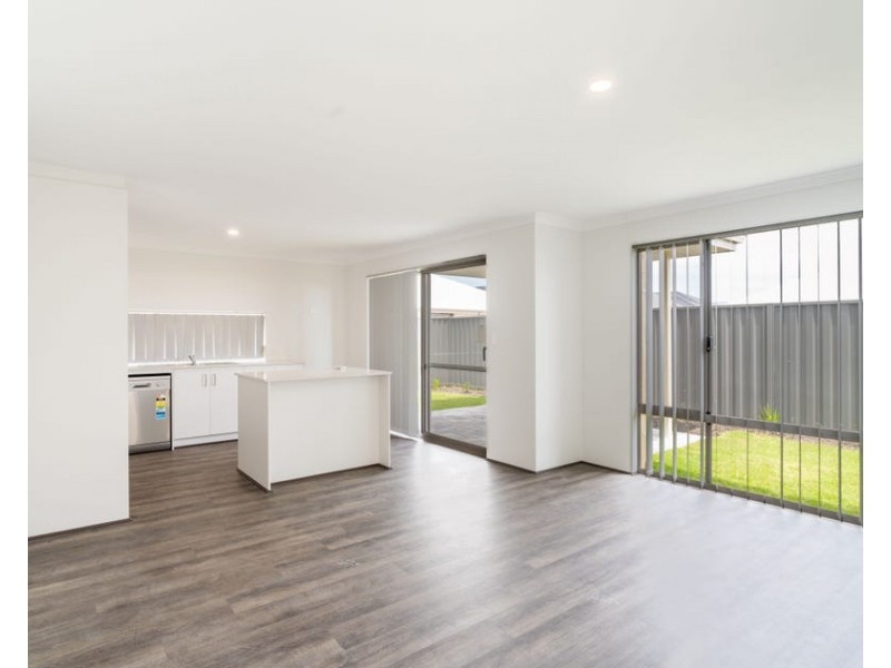 104 McDonald Rd, Baldivis WA 6171