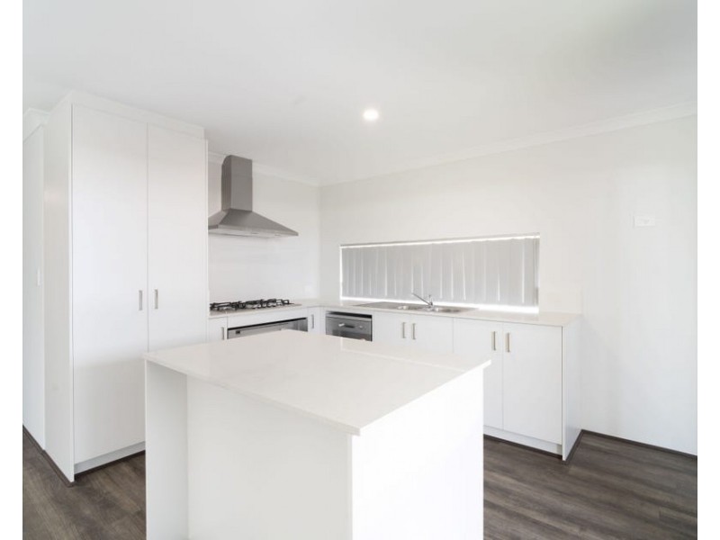 104 McDonald Rd, Baldivis WA 6171