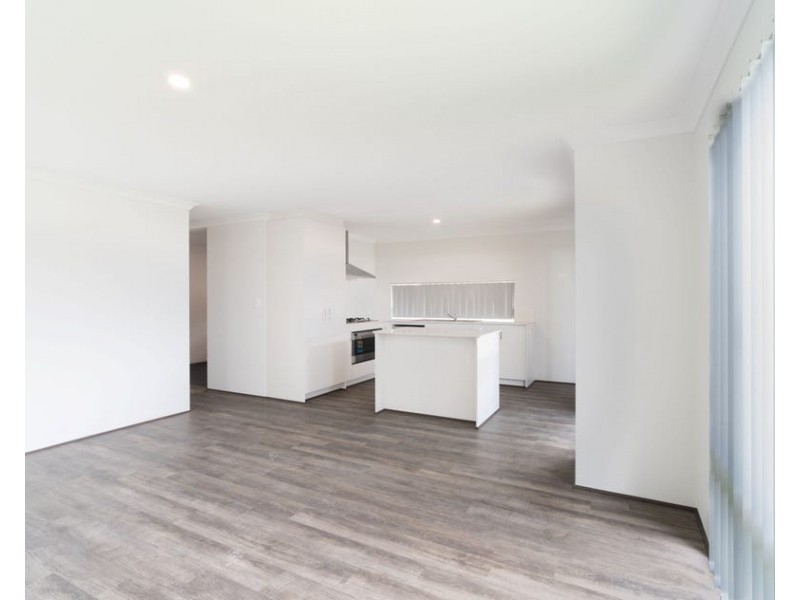 104 McDonald Rd, Baldivis WA 6171