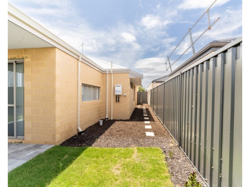 104 McDonald Rd, Baldivis WA 6171