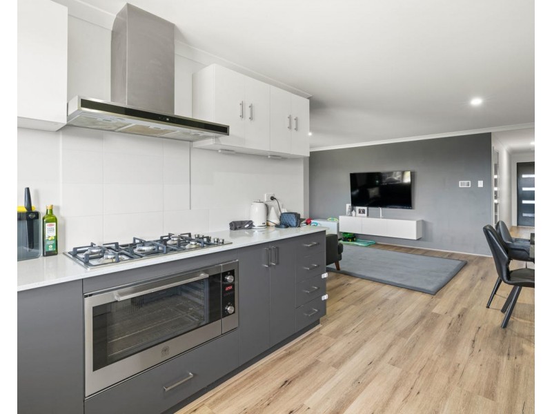73 Pleasantview Parade, Baldivis WA 6171
