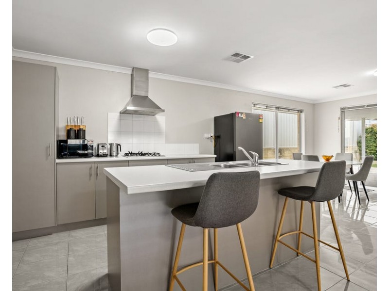 109 Tangadee Rd, Golden Bay WA 6174