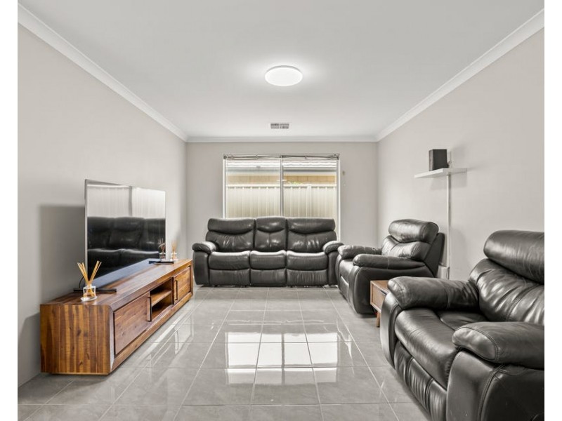 109 Tangadee Rd, Golden Bay WA 6174