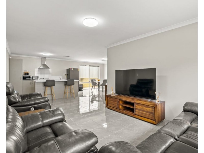 109 Tangadee Rd, Golden Bay WA 6174