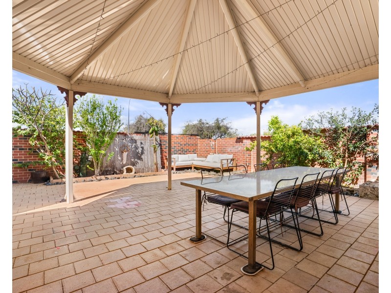135 Safety Bay Road, Shoalwater WA 6169