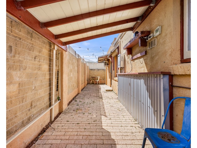 135 Safety Bay Road, Shoalwater WA 6169