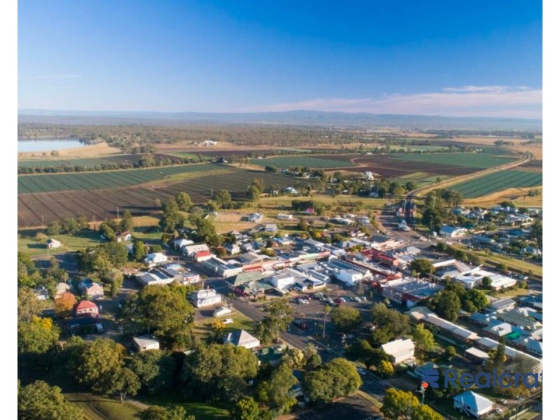 6 Butcherbird Court, Plainland QLD 4341