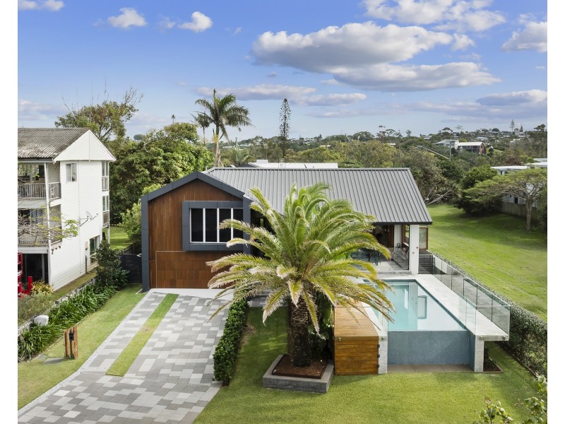 17 Wommin Lake Crescent, Fingal Head NSW 2487