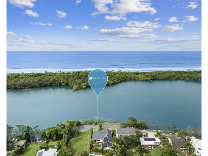 17 Wommin Lake Crescent, Fingal Head NSW 2487
