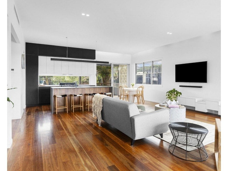 17 Wommin Lake Crescent, Fingal Head NSW 2487